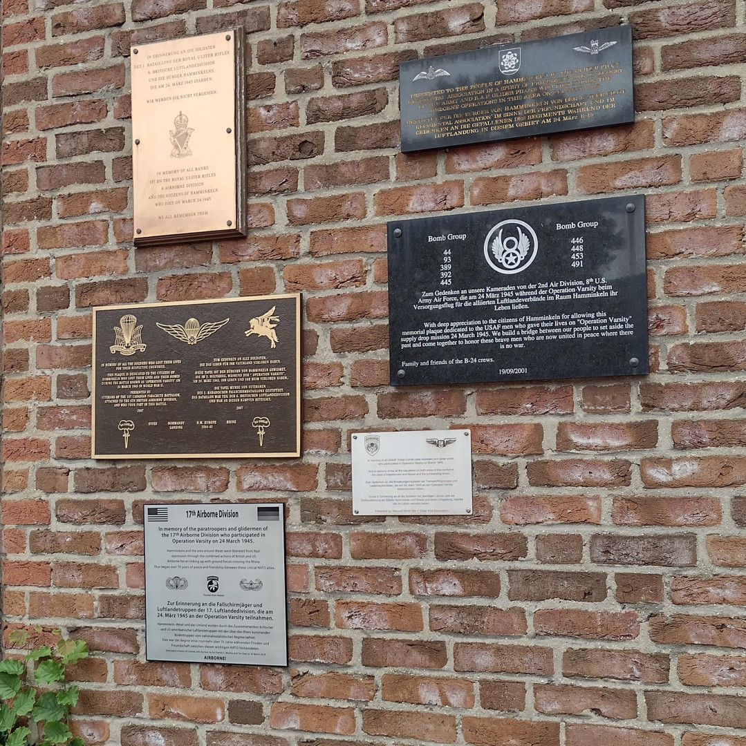 Tafeln am Rathaus Hamminkeln